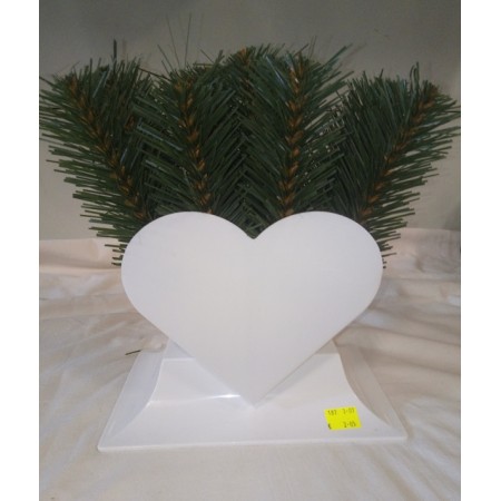 187. Srdce plast beton nožička  